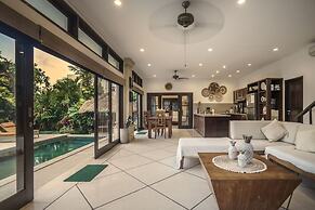 Villa Gading by Alfred in Bali