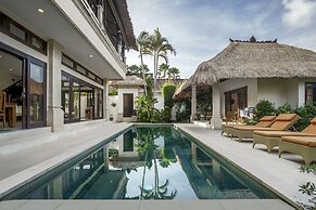 Villa Gading by Alfred in Bali