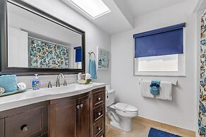 Luxury Waterfront Home With Pool 3 Bedroom Home by RedAwning