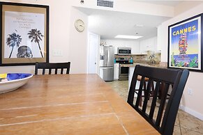 Phoenix East 707 2 Bedroom Condo by Redawning