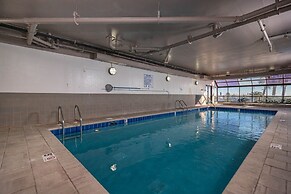 Phoenix East 707 2 Bedroom Condo by Redawning