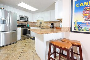 Phoenix East 707 2 Bedroom Condo by Redawning