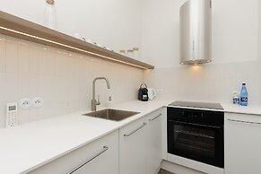 Studio Narutowicza 38 by Renters