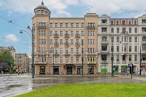 Studio Narutowicza 38 by Renters