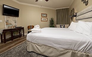 Phoenix Ix 506 2 Bedroom Condo by Redawning