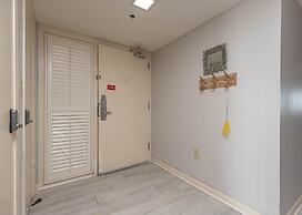 Phoenix Iv 4031 3 Bedroom Condo by Redawning