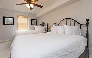 Phoenix Iv 4031 3 Bedroom Condo by Redawning