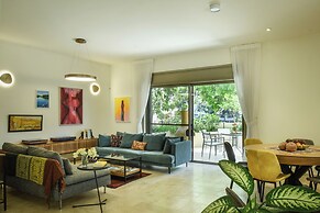 Coastline Family Triplex by Sea N' Rent