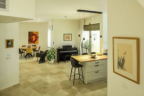 Coastline Family Triplex by Sea N' Rent