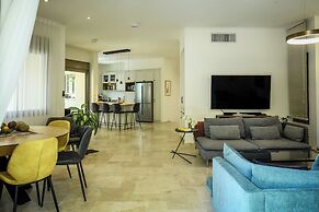 Coastline Family Triplex by Sea N' Rent