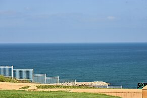 Coastline Family Triplex by Sea N' Rent