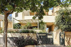 Coastline Family Triplex by Sea N' Rent