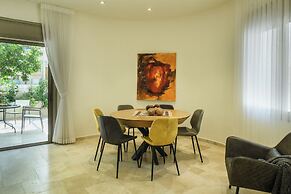 Coastline Family Triplex by Sea N' Rent