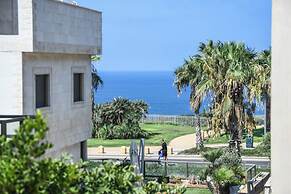 Coastline Family Triplex by Sea N' Rent