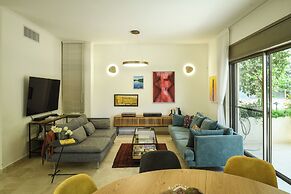 Coastline Family Triplex by Sea N' Rent