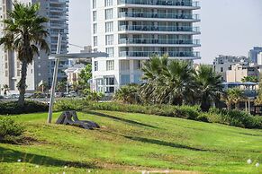 Coastline Family Triplex by Sea N' Rent