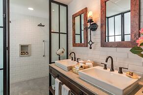 Vista Encantada by VRHOST