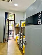8 Queen Tamar Ave