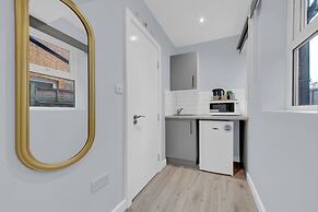 Serviced Ensuite Room In West Drayton London UB7