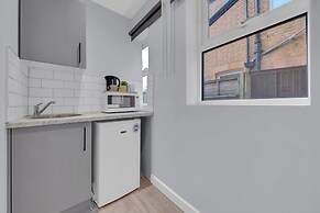 Serviced Ensuite Room In West Drayton London UB7