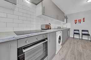 Lovely 1-bed Studio in West Drayton