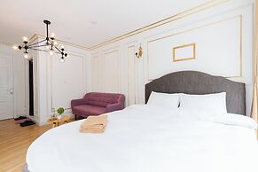 SAZIHOME Le Thanh Tong Hanoi