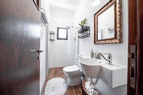 Artistic Vac Villa w pool by Sea N' Rent