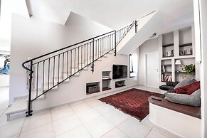 Artistic Vac Villa w pool by Sea N' Rent