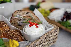 Artistic Vac Villa w pool by Sea N' Rent