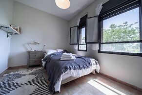 Artistic Vac Villa w pool by Sea N' Rent