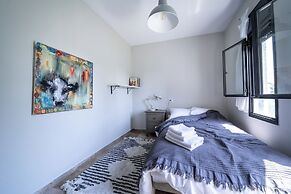 Artistic Vac Villa w pool by Sea N' Rent