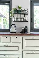 Artistic Vac Villa w pool by Sea N' Rent