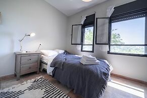 Artistic Vac Villa w pool by Sea N' Rent