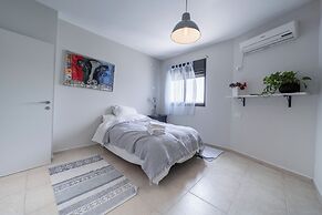 Artistic Vac Villa w pool by Sea N' Rent