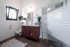 Artistic Vac Villa w pool by Sea N' Rent