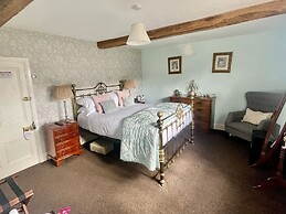 Eagle House- Award Winning B&B and Apartment
