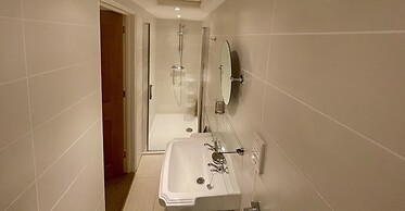 Eagle House- Award Winning B&B and Apartment