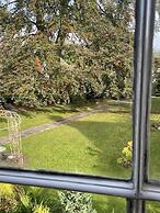 Eagle House- Award Winning B&B and Apartment