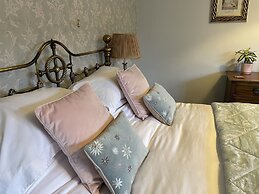 Eagle House- Award Winning B&B and Apartment