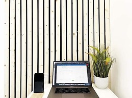 Modern Room in Centrally Located- Room 4