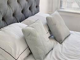 Modern Room in Centrally Located- Room 4