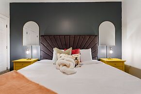 Mardi Gras Suites NOLA's 4BR Elegance