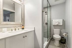 Mardi Gras Suites NOLA's 4BR Elegance