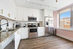 Mardi Gras Suites NOLA's 4BR Elegance