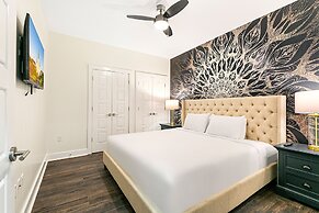 Mardi Gras Suites NOLA's 4BR Elegance