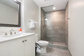 Mardi Gras Suites NOLA's 4BR Elegance