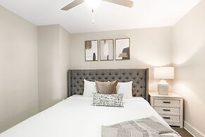 Mardi Gras Suites NOLA's 4BR Elegance