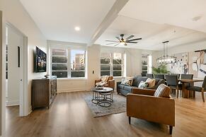 Mardi Gras Suites NOLA's 4BR Elegance