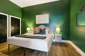 Mardi Gras Suites NOLA's 4BR Elegance