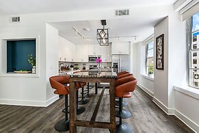 Mardi Gras Suites NOLA's 4BR Elegance